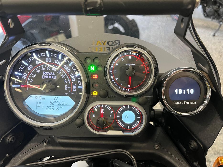 Royal Enfield Himalayan 411 . Trail de Inquestionavel Fiabilidade 2022