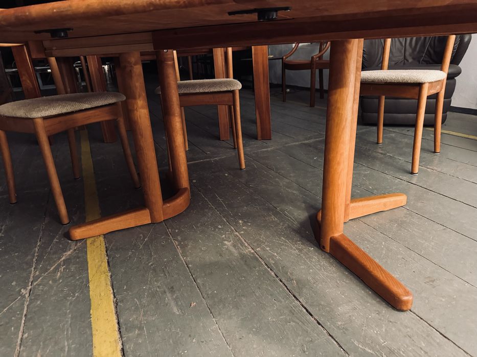 Duński,okragły,rozkładany stół z litego drewna tekowego marki GRAMRODE