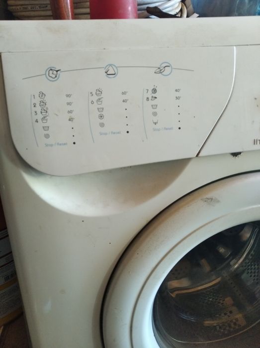 Продам стиральную машину ,индезит на запчасти