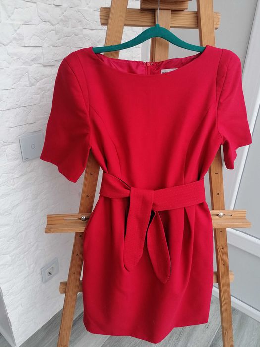 Стильна червона сукня