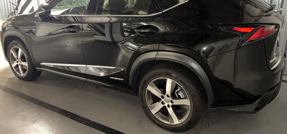 Sprzedam komplet oryginalnych felg Lexus 18” z letnimi oponami.