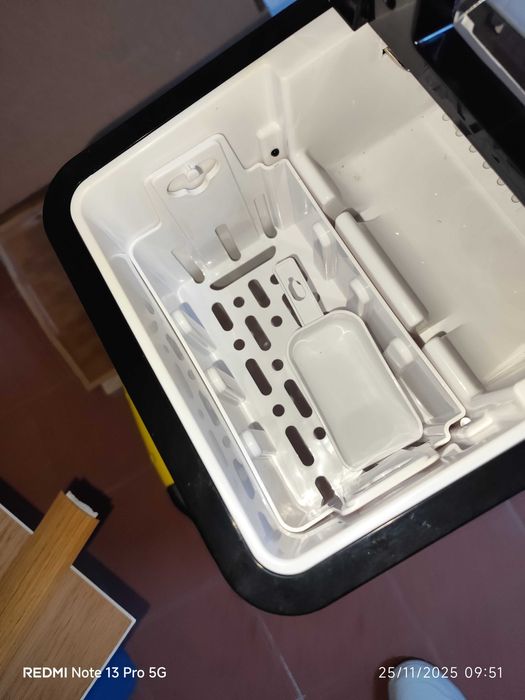 Máquina fazer cubos de gelo