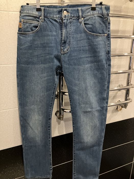 Джинсы Armani 33