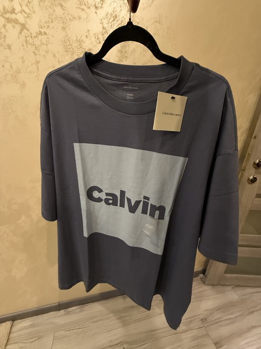В наявності нова оригінальна чоловіча футболка Calvin Klein