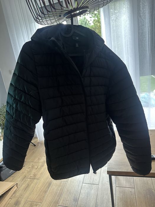 Kurtka czarna , zamek, kaptur, lekka