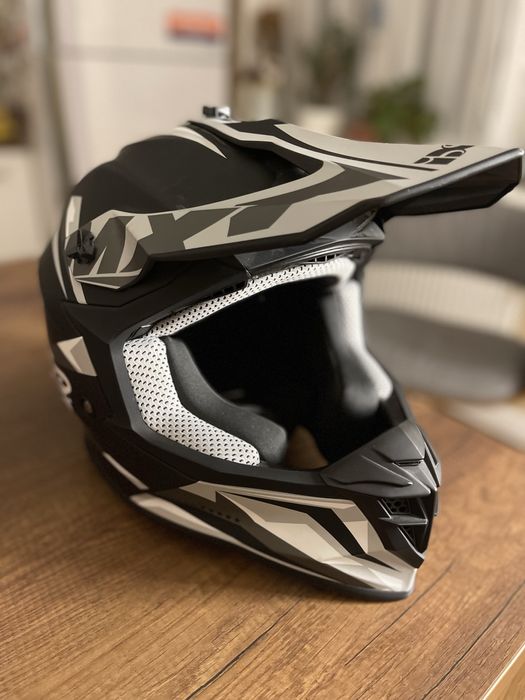 Продам шолом IXS362 для мотокросу
