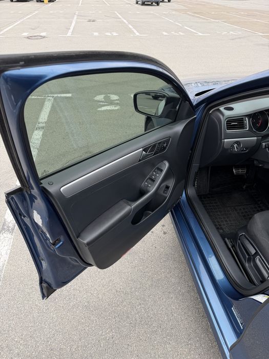 Продаю Volkswagen Jetta 2015