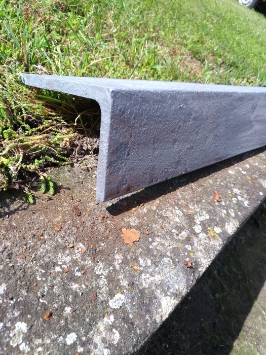 Nadproże  z grubej stali