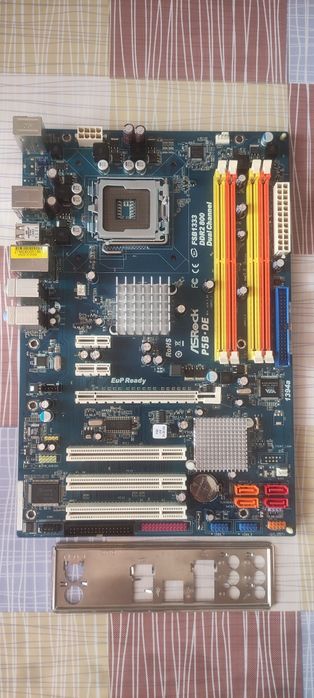 Материнская плата ASRock P5B-DE