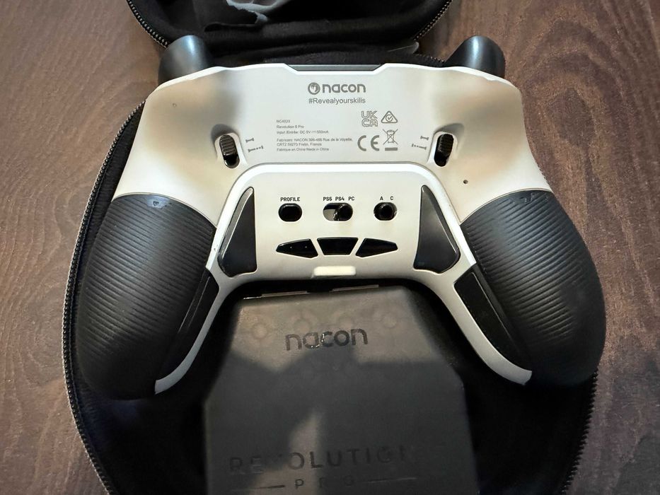 Pad Nacon Revolution 5 Pro (PS5 / PS4 / PC) - Profesjonalny kontroler