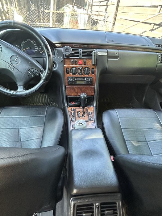 Продам авто мерседес 210
