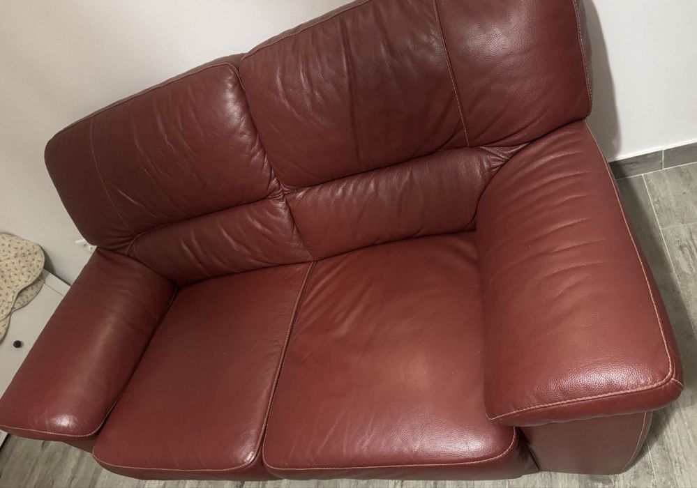 Sofa de cabedal bordeaux em bom estado