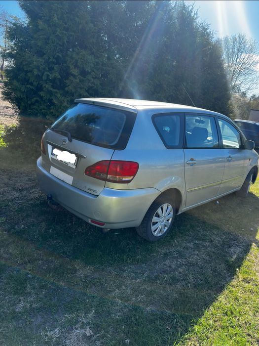 Toyota Avensis Verso 7 osobowa 2.0 d4d 116km