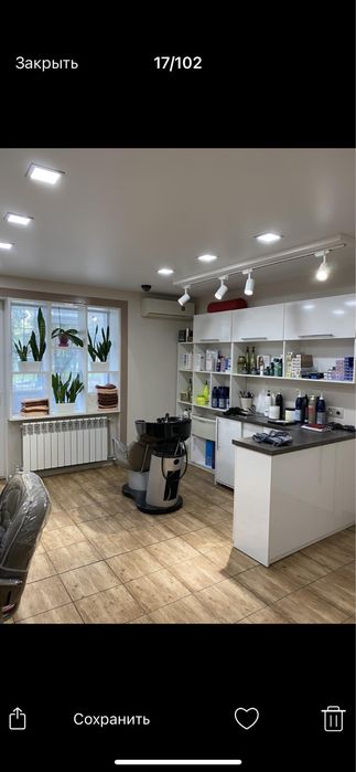 Потрібен перукар та майстер манікюру. Парикмахер.