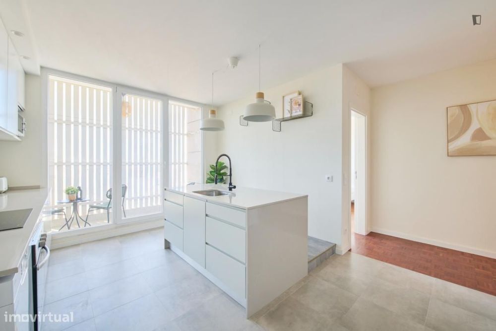 Quarto - localizado em Picoas Lisbon