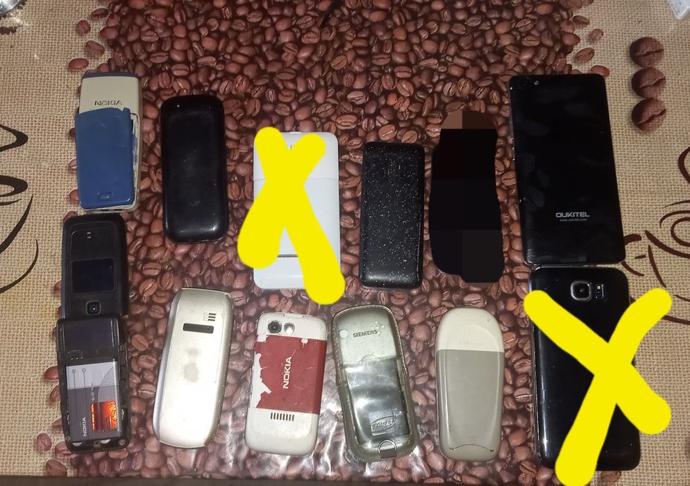 Мобильный телефоны  одним лотом Nokia  SonyEricsson Samsung simens  цена указана за 9 штук