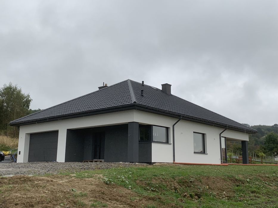 Elewacje Docieplenia  budynków Podbicia dachowe