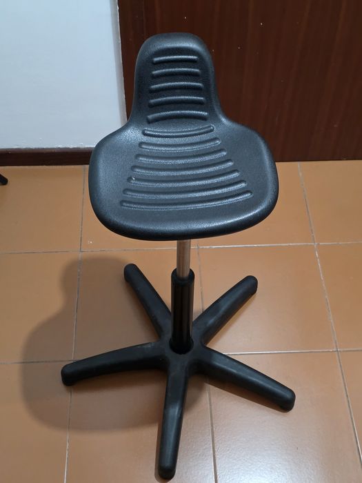 Banco Alto Ergonómico Ajustável – Ideal para Trabalho ou Balcão