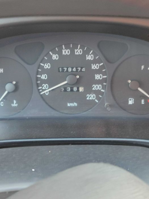 Автомобіль Daewoo lanos