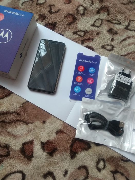 Telefon Motorola One 4/64Gb dual sim