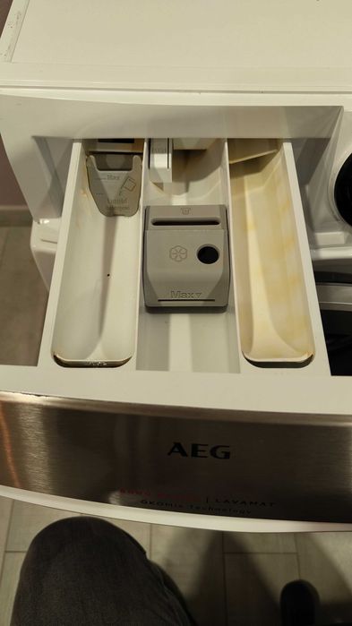 Máquina de lavar roupa AEG 8000 OkoMix 9kG 1400rpm