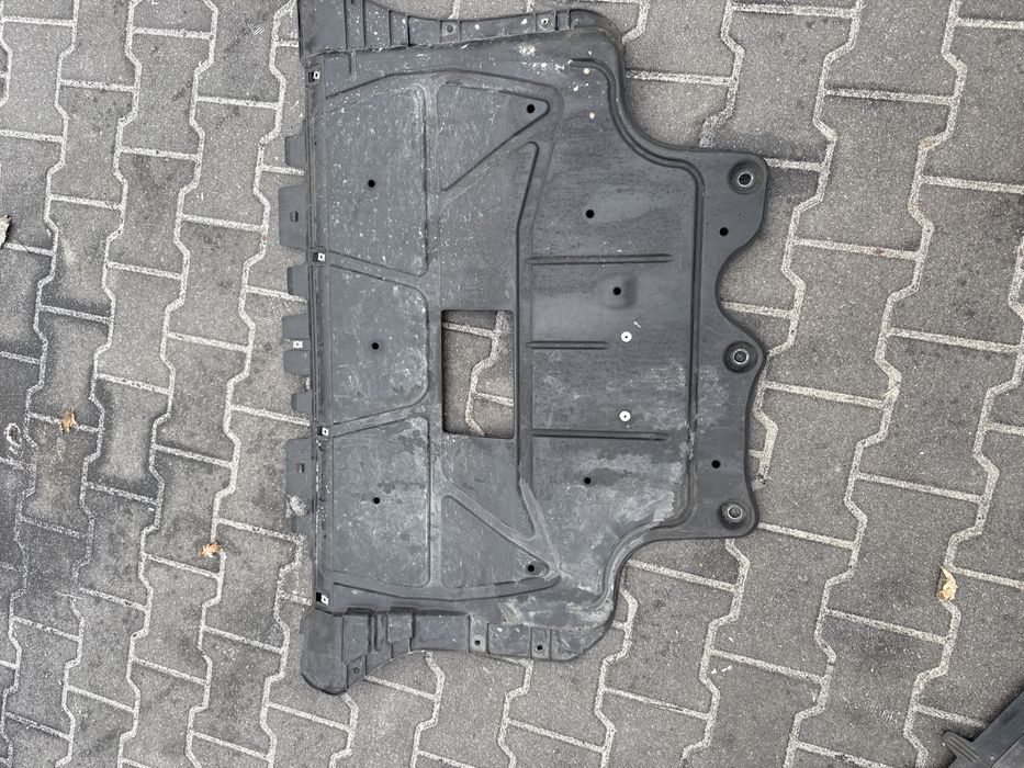 Osłona silnika 03A825236