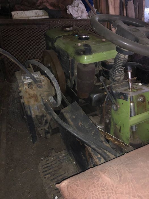 Мінітрактор Zubr