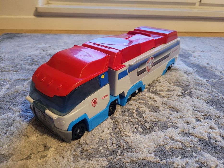 Patrolowiec i zestaw samochodow psi patrol