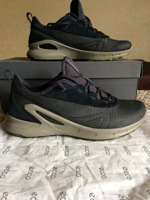 Мужские кроссовки ECCO.