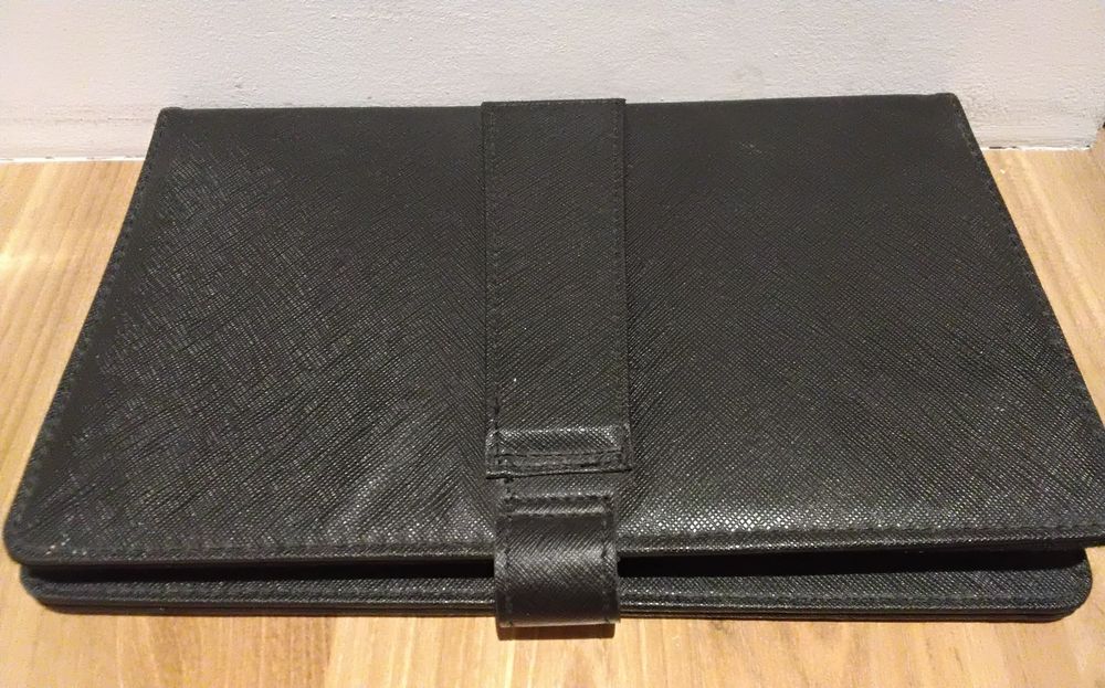 Teclado para tablet (Capa Goclever)