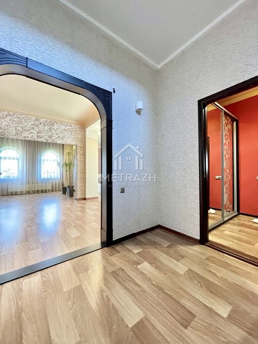 Продам капитальный дом, 5 комнат, Индустриальный, Рогань
