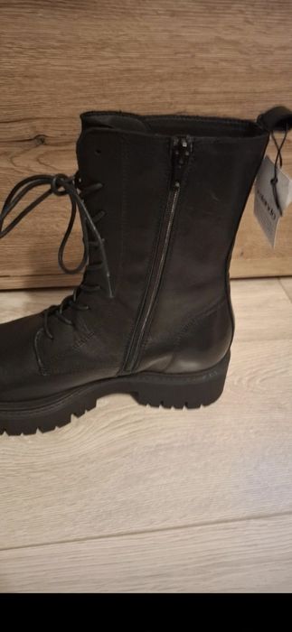Buty na koturnie