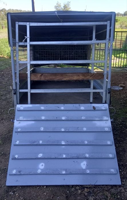 Atrelado de carga Stema