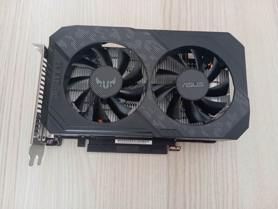 Nvidia GTX 1650 4GB ASUS  OC