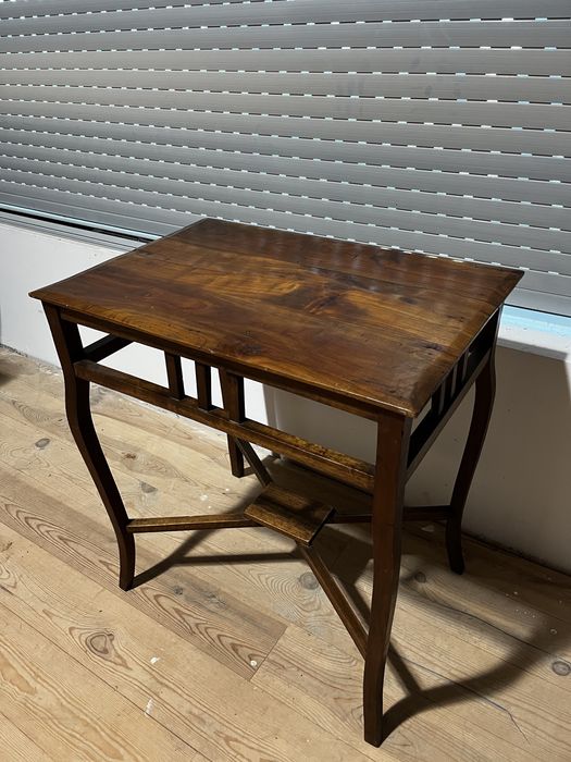 Lindissima Mesa em madeira maciça VITORIANA