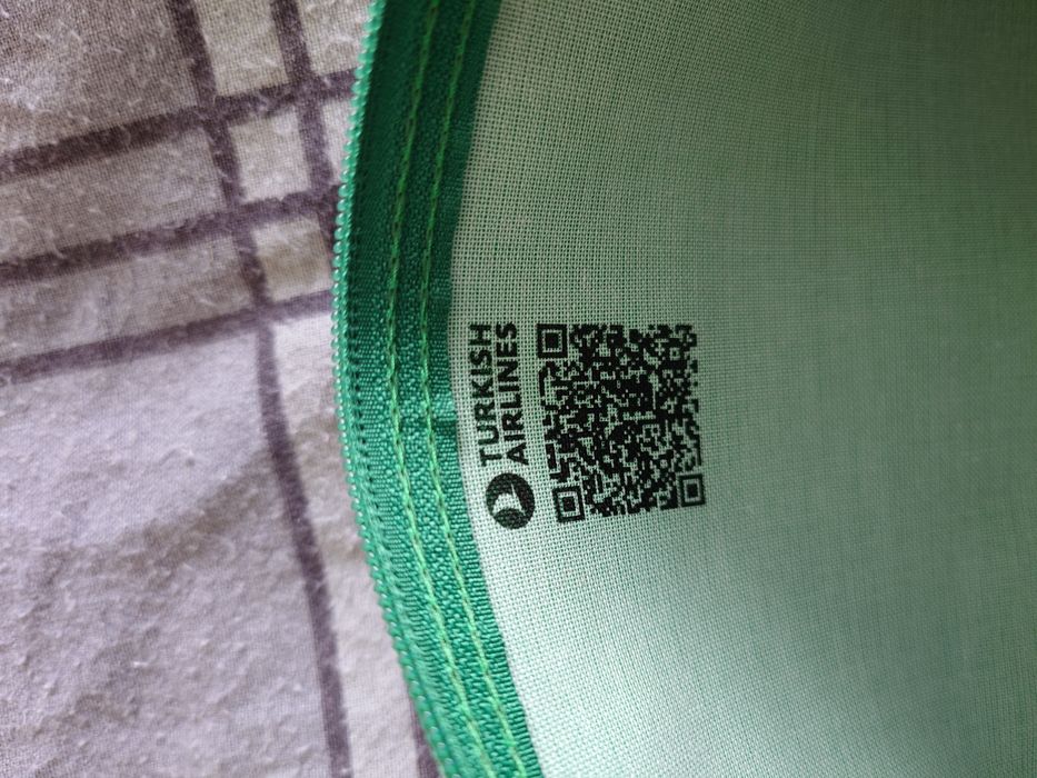 Kosmetyczka Lacoste z logo Turkish Airlines
