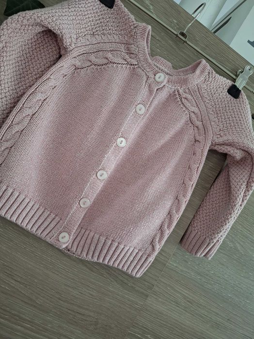 Różowy sweter ze srebrną nitką 86 cm