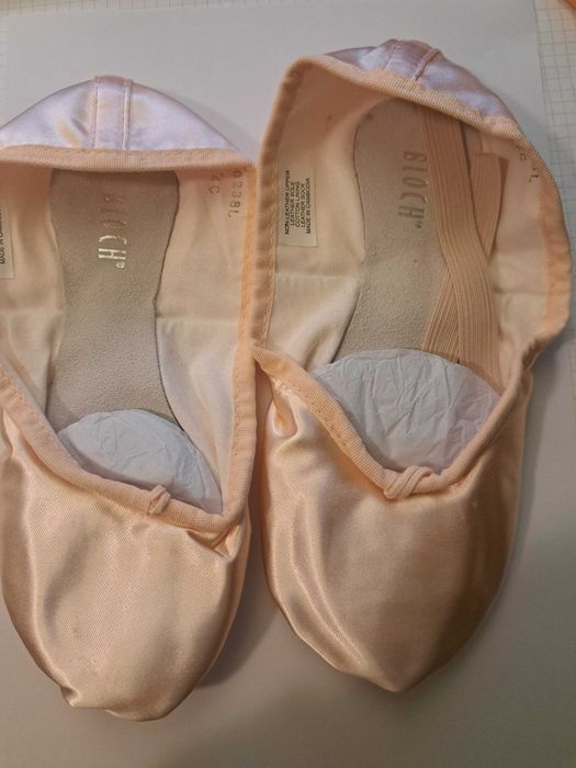Baleriny - buty do baletu.