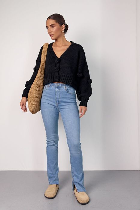 Кардиган з обʼємними квітами