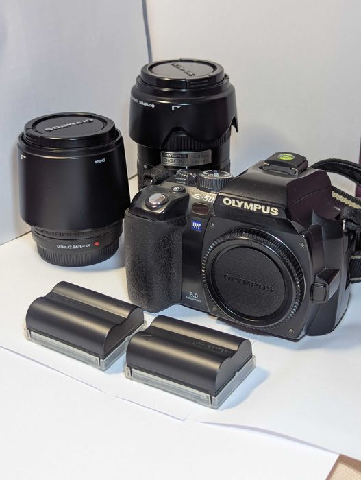 Фотокамера Olympus E-500 (2 об'єктиви - 14-45 мм та 40-150 мм)