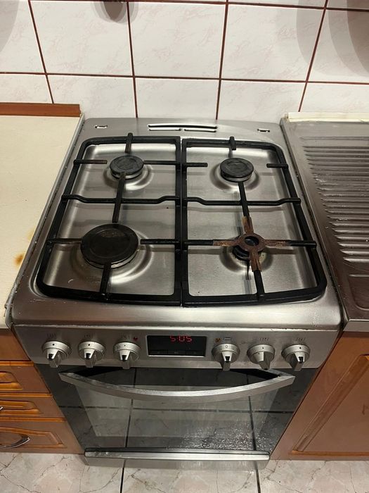 Sprzedam piec gazowy z piekarnikiem  KERNAU