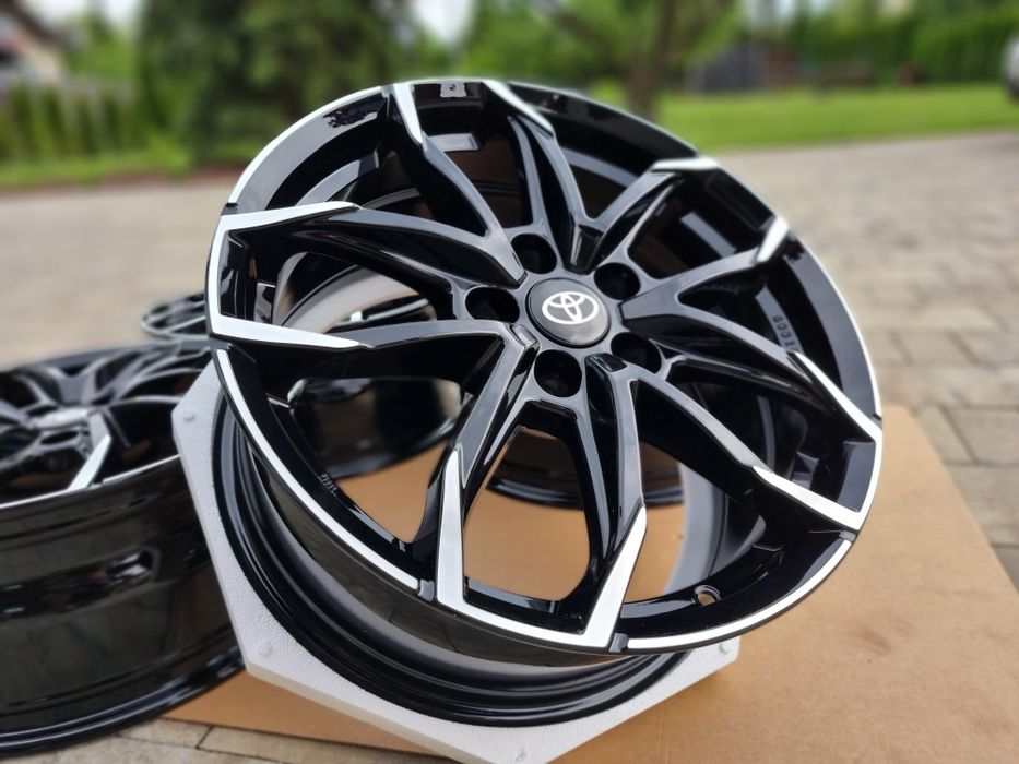 Toyota 17 " Alufelgi nowe 5x114,3 Corolla Auris RAV4 Camry Yaris Prius