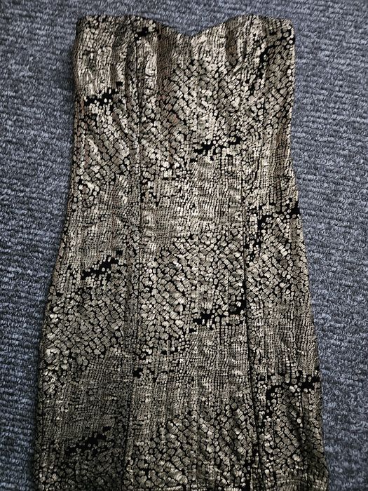 Sukienka wieczorowa tuba bez ramiączek rozm. 34 XS