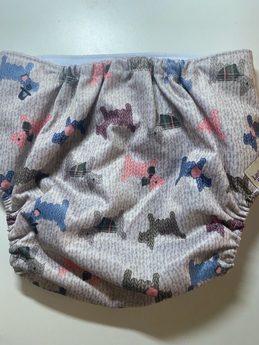 Fralda reutilizavel ajustavel com caezinhos Little Bloom