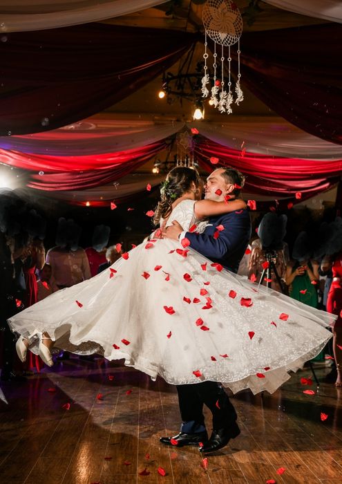 Zjawiskowa suknia ślubna