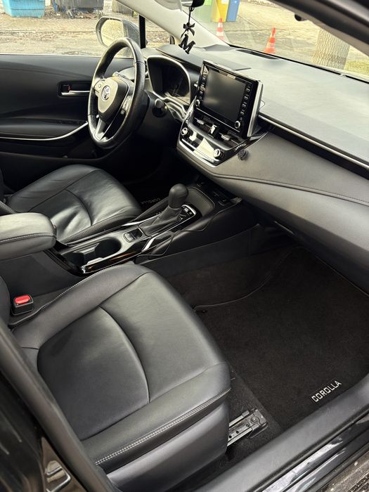 Toyota Corolla 1.8 Hybrid 122KM Executive