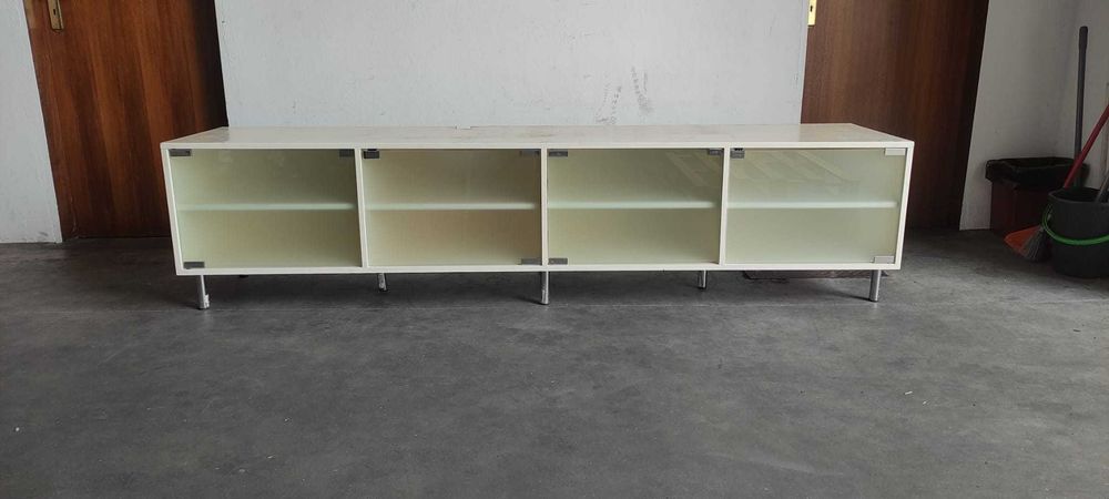 Movel Branco com Tampo madeira