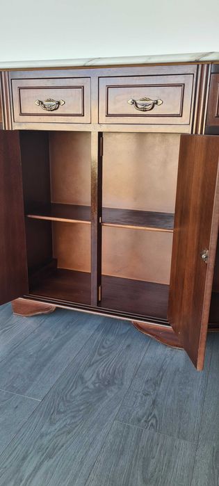 Vendo móvel com pedra mármore para qualquer divisão