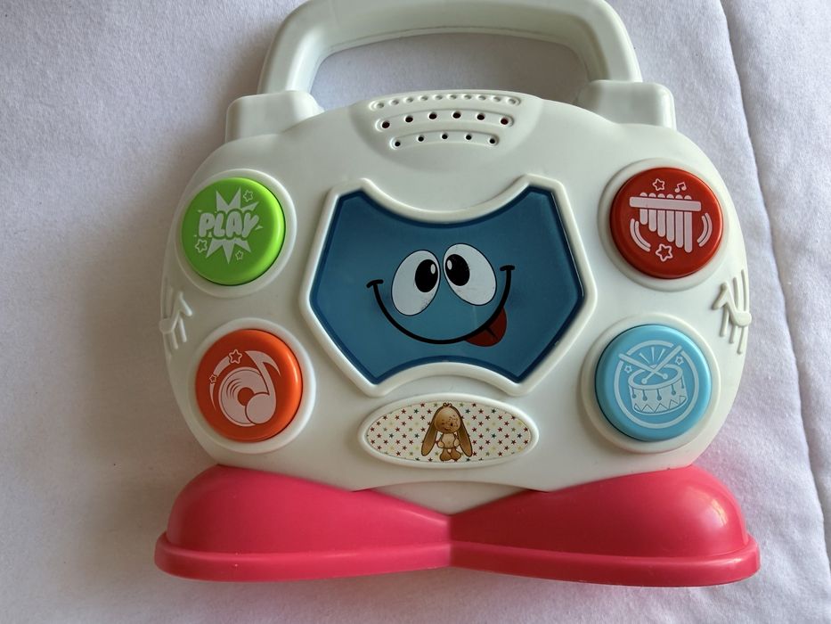 Brinquedo musical infantil com luzes
