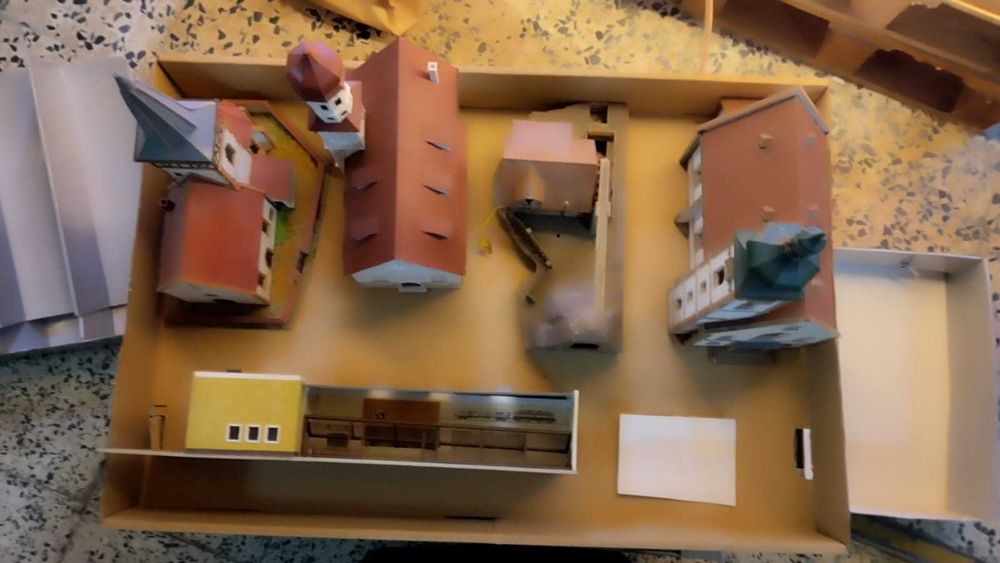 diversos edifícios na escala HO